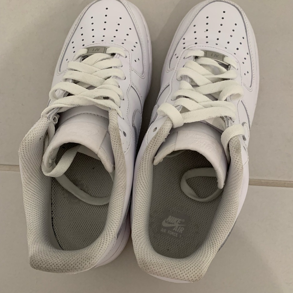 White Sneakers Nike Air Force 1 Women’s 9.5 EUC - Picture 4 of 7